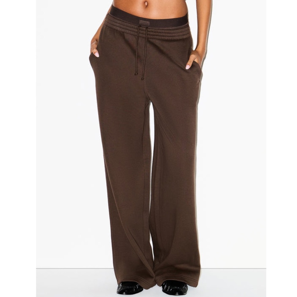 SKIMS Cotton Fleece Oversized Double Waistband Pant in Dark Sepia